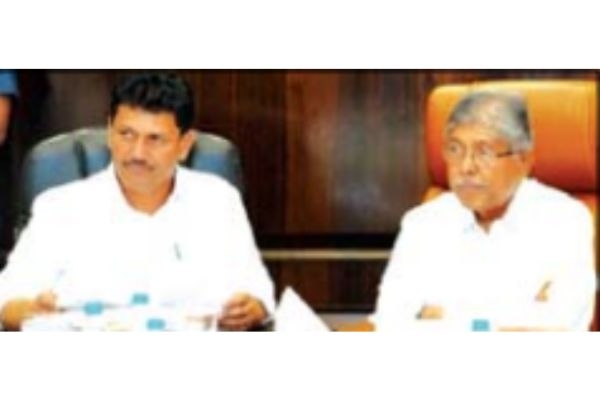 chandrakant-patil-review-meeting-